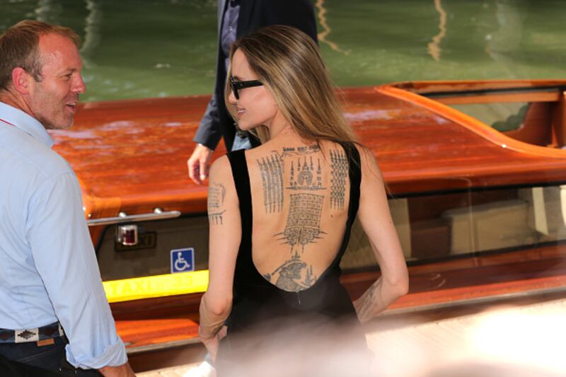 Angelina Jolie y sus tatuajes