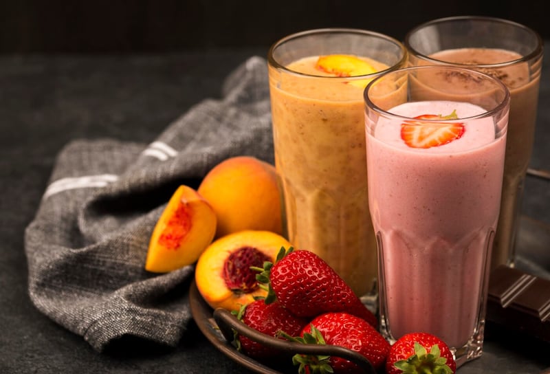 Puedes combinar las frutas con leche