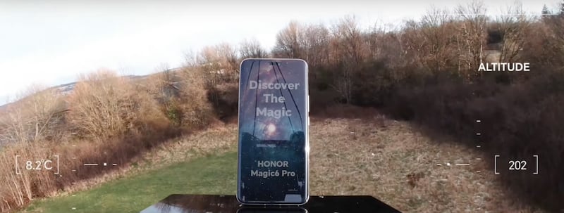 Honor probó sus nuevas baterías lanzando un dispositivo al espacio