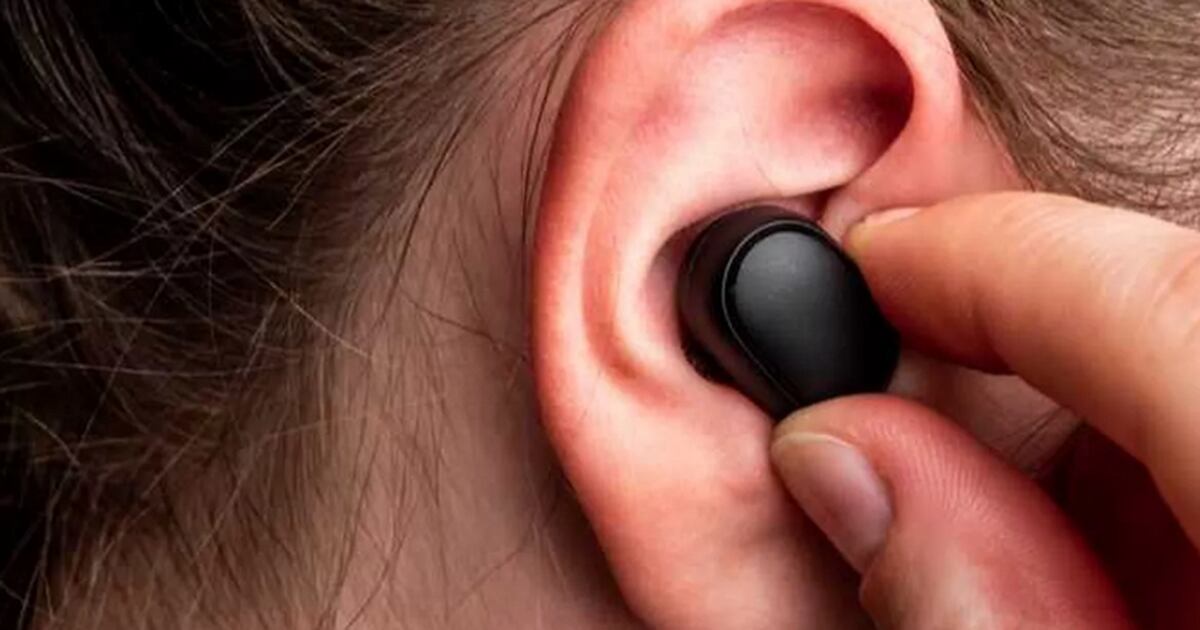 Mymanu Click, los auriculares que sirven de traductor de viaje simultáneo